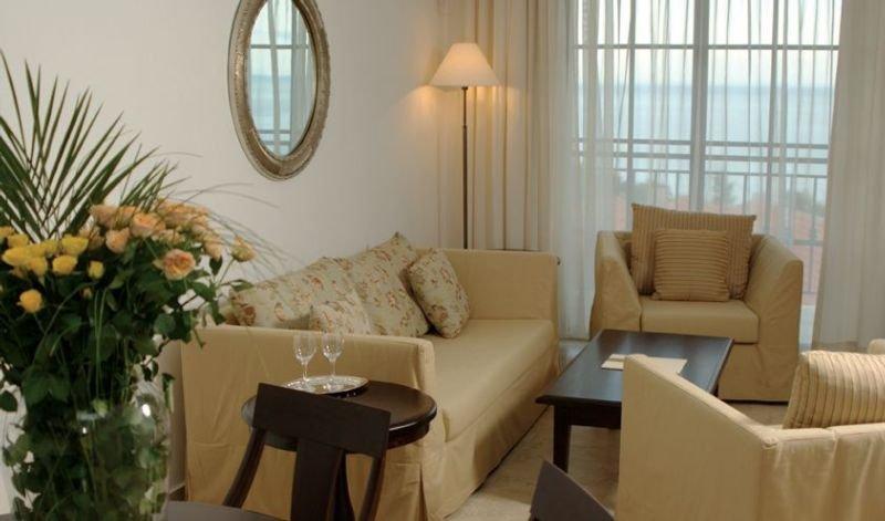The Cliff Beach Apartments オブゾー エクステリア 写真